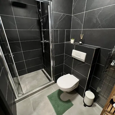 Apartment R&L Svermova - 2 Min Esc, Balcony Bańska Bystrzyca Zewnętrze zdjęcie
