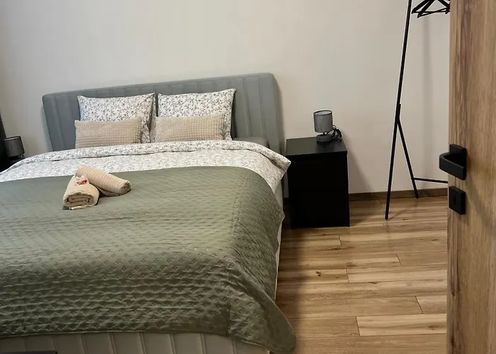 Apartment R&L Svermova - 2 Min Esc, Balcony
