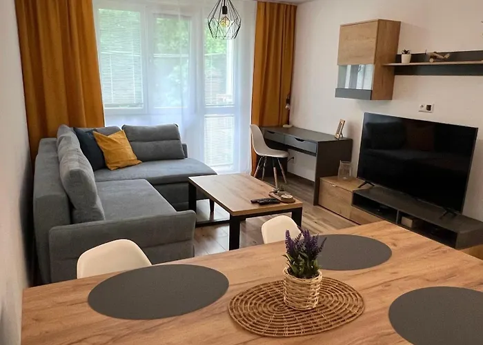 Apartment R&L Svermova - 2 Min Esc, Balcony