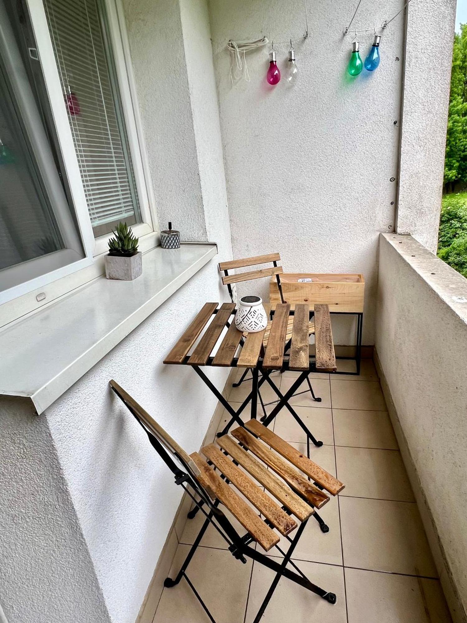 R&l Svermova - 2 Min Esc, Balcony